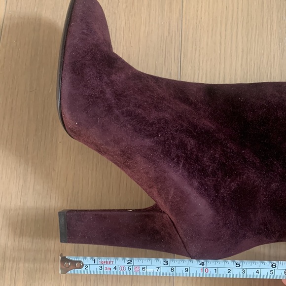 SALVATORE FERRAGAMO suede knee boots - Picture 7 of 7